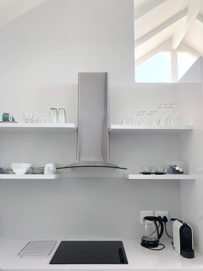 케이프타운 Bright Camps Bay Loft With Stunning Views And Shared Pool 아파트 외부 사진