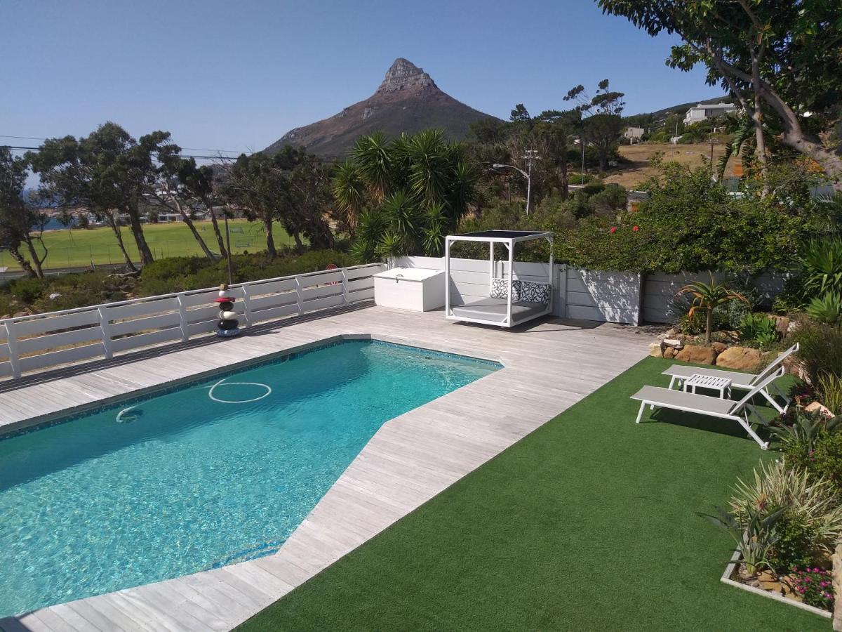 케이프타운 Bright Camps Bay Loft With Stunning Views And Shared Pool 아파트 외부 사진